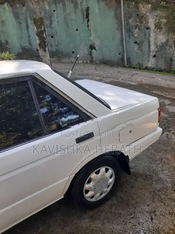 Nissan Sunny 1987