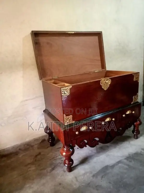 Antique Jackwood Pettagama