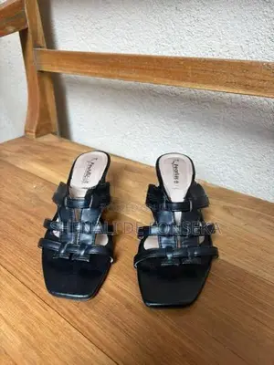 Pearlrich Black Heels