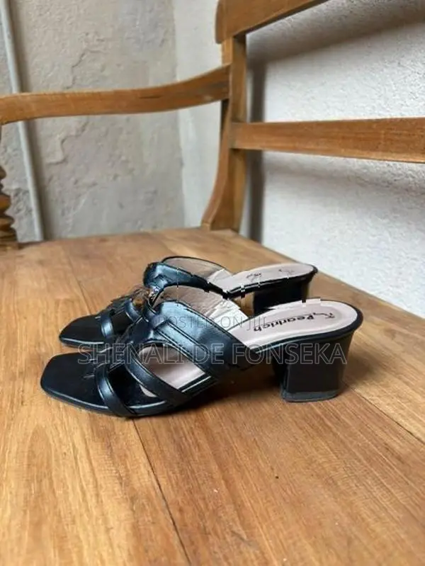 Pearlrich Black Heels