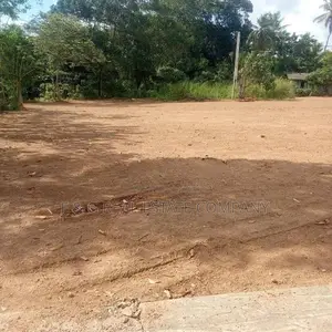 Land for sale Wathuragama