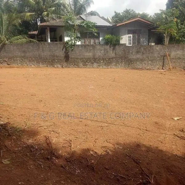 Land for sale Wathuragama