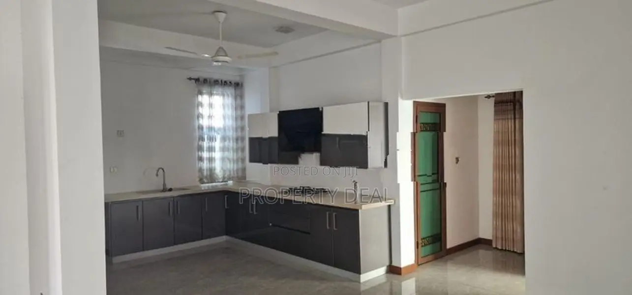 Apartment Building For Sale In Kottawa. - PDA452