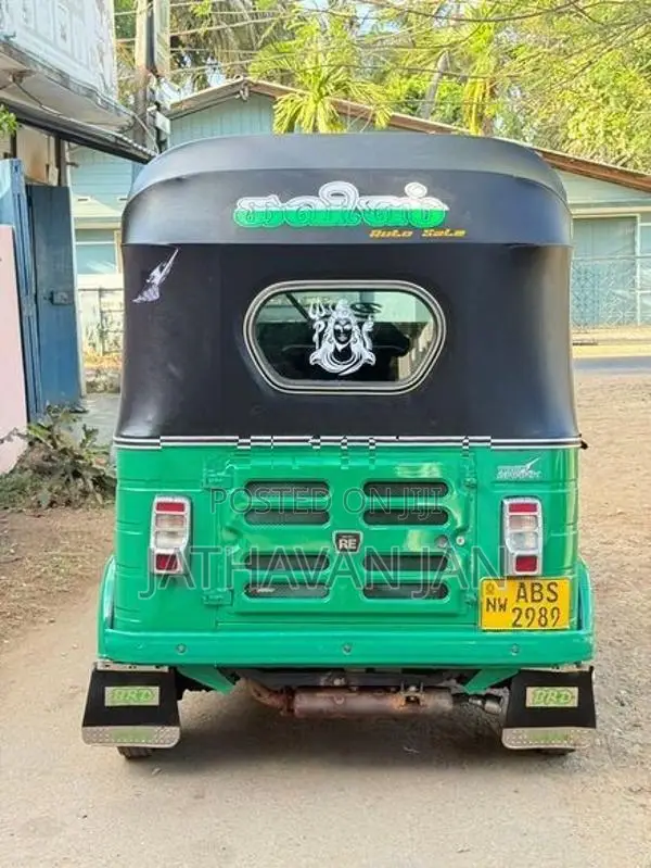Bajaj RE 2018