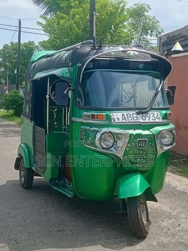 Bajaj RE 2015