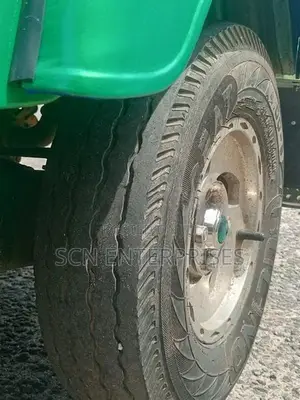 Bajaj RE 2015