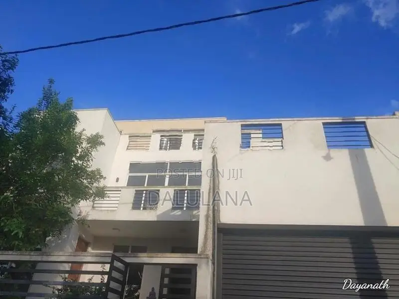 Specious House For Sale In Athurugiriya