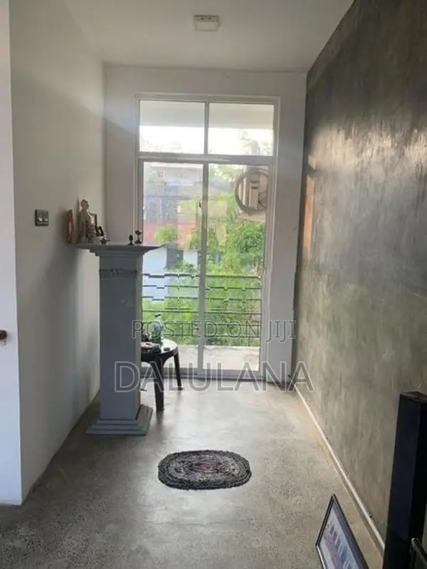 Specious House For Sale In Athurugiriya
