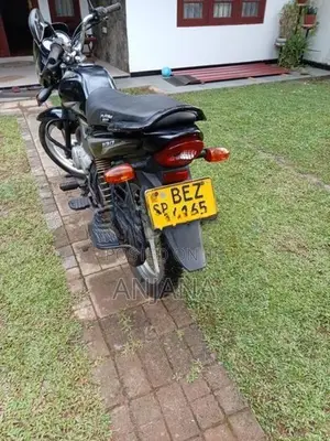 Bajaj Platina 100 ES 2017