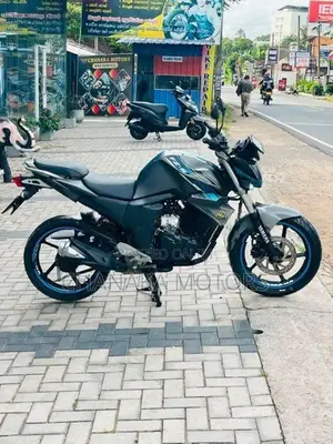 Yamaha FZ V2 Mat 2018