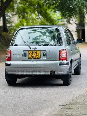 Nissan March K 11 2002