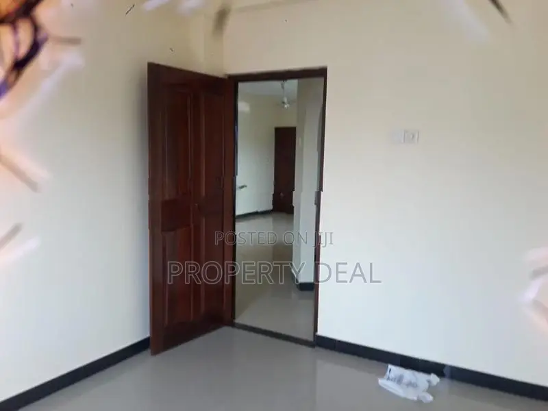Elegant Apartment For Sale In Prime Bambalapitiya Colombo 4 PDA535