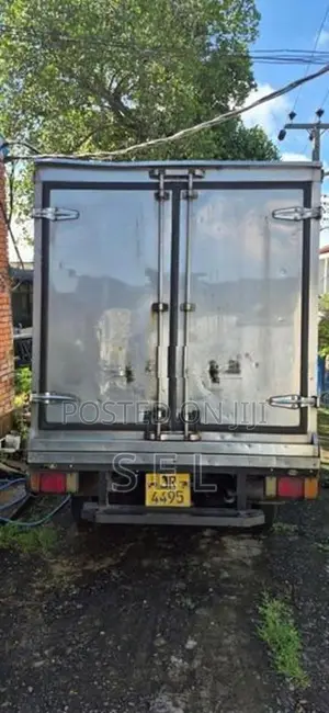 Isuzu Elf 2000