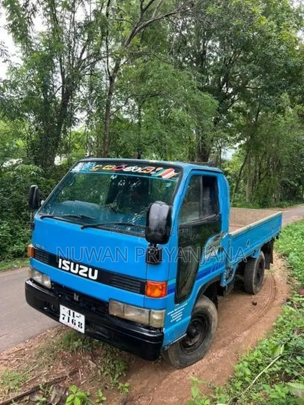 Isuzu Elf 1987