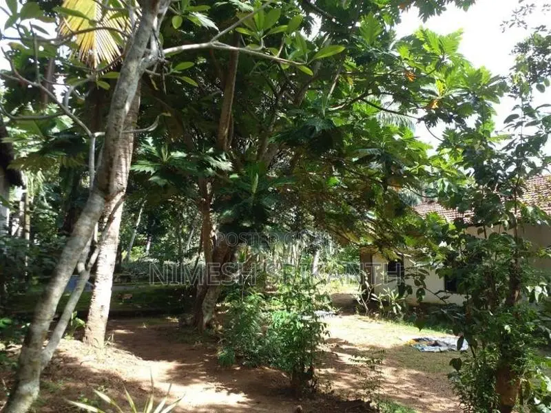 කඩවත, කිරිල්ලවල නිවසක් විකිණීමට