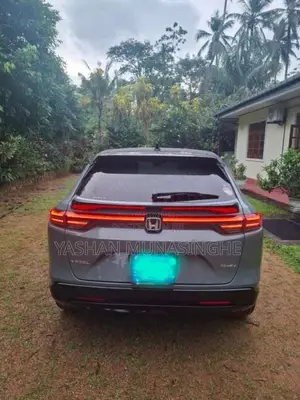 Honda Vezel Z Play 2024 SUV (Used)