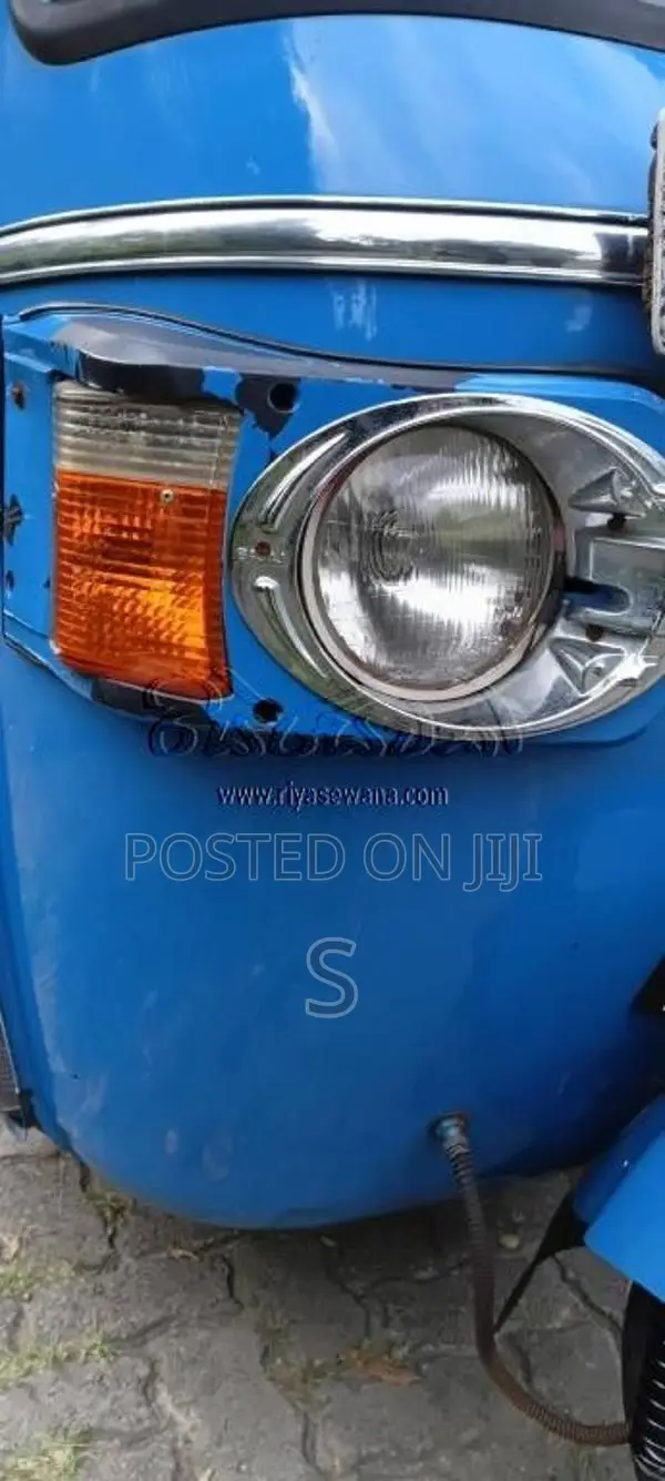 Bajaj 4 stroke 2010 Three Wheel (Used)