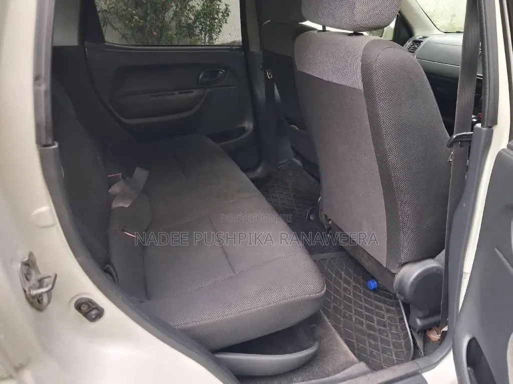 Chevrolet Cruze 2004 Car (Used)
