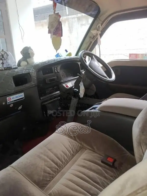 Nissan Caravan 1997 Van (Used)