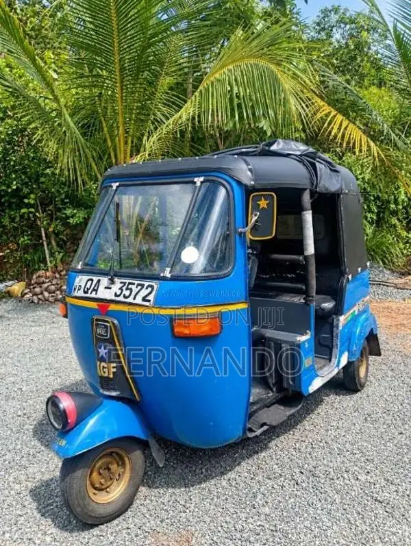 Bajaj 2 Stroke 2004 Three Wheel (Used)