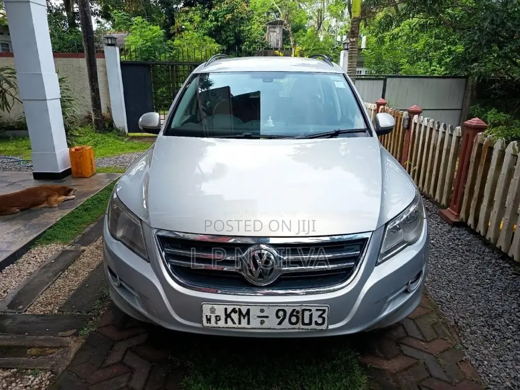 Volkswagen Tiguan 2011 SUV (Used)