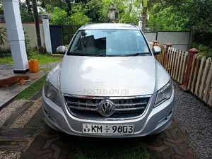 Volkswagen Tiguan 2011 SUV (Used)