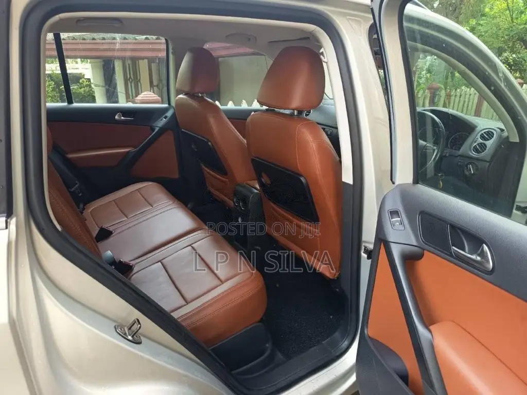 Volkswagen Tiguan 2011 SUV (Used)