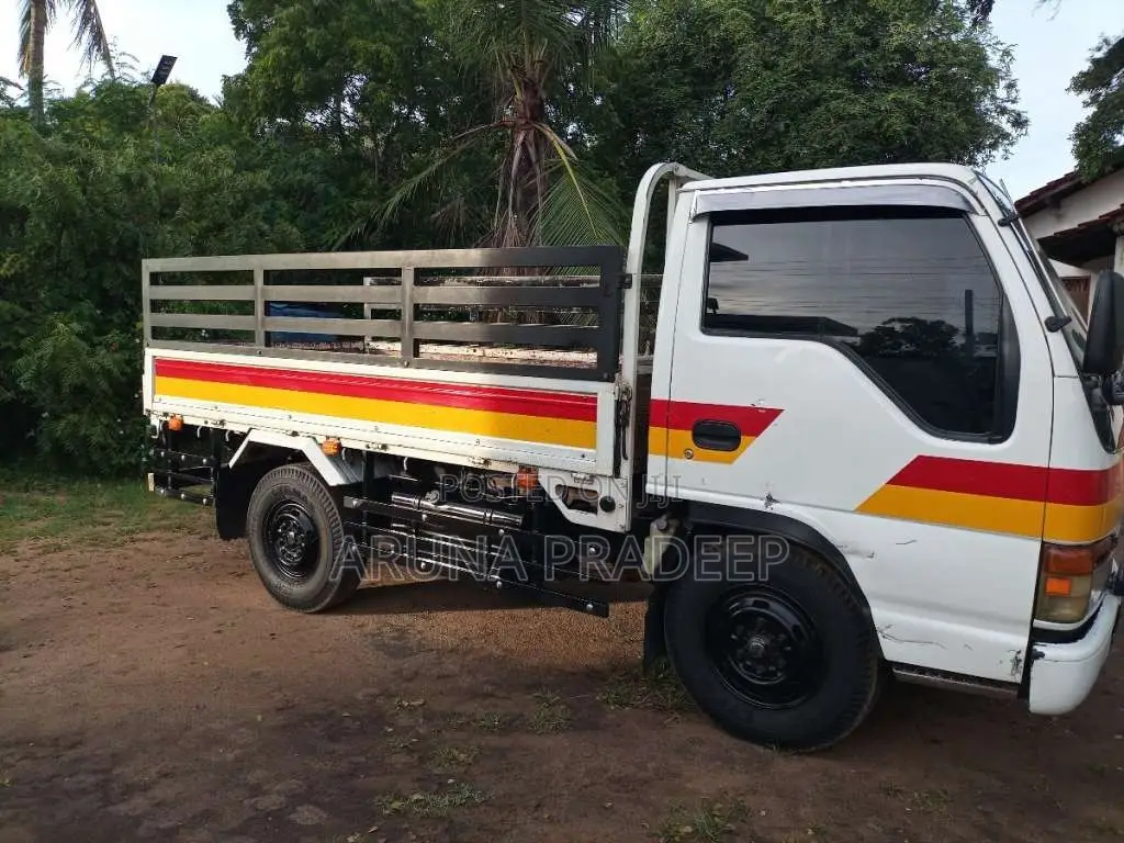Isuzu Nkr 2000 Lorry (Used)