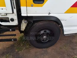 Isuzu Nkr 2000 Lorry (Used)