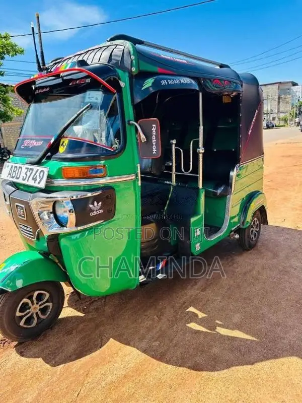 Bajaj 4 Stroke 2015 Three Wheel (Used)