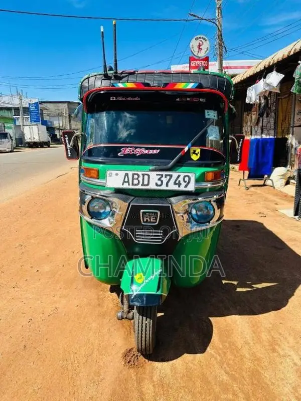 Bajaj 4 Stroke 2015 Three Wheel (Used)