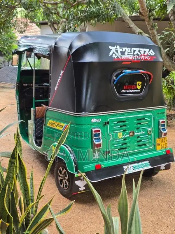 Bajaj 4 Stroke 2015 Three Wheel (Used)