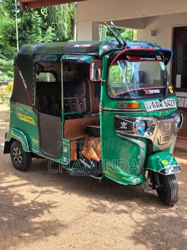 Bajaj 4 Stroke 2015 Three Wheel (Used)