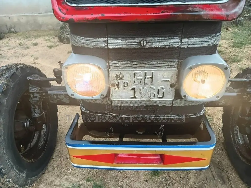 Massey-Ferguson 135 2002 Tractor (Used)