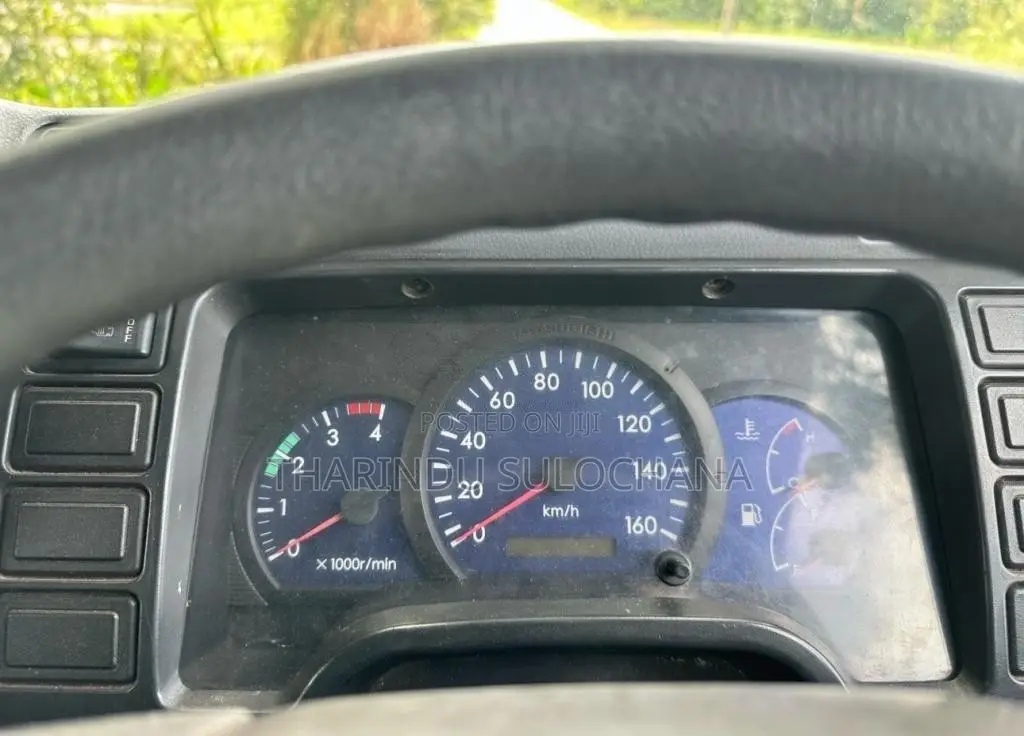 Mitsubishi Canter 10.5 2012 Lorry (Used)