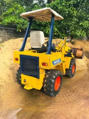 Komatsu Wheel Loader WA30-3 2000 Heavy-Duty (Used)