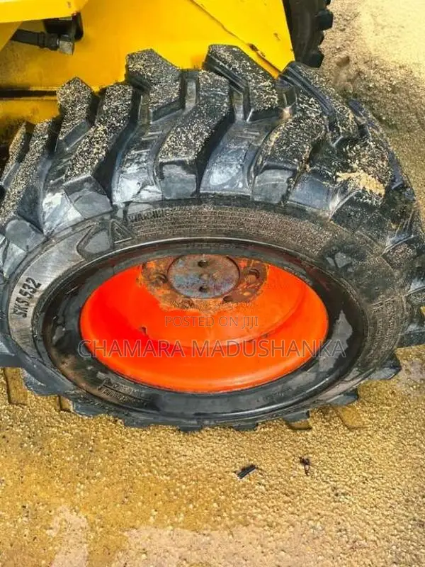 Komatsu Wheel Loader WA30-3 2000 Heavy-Duty (Used)