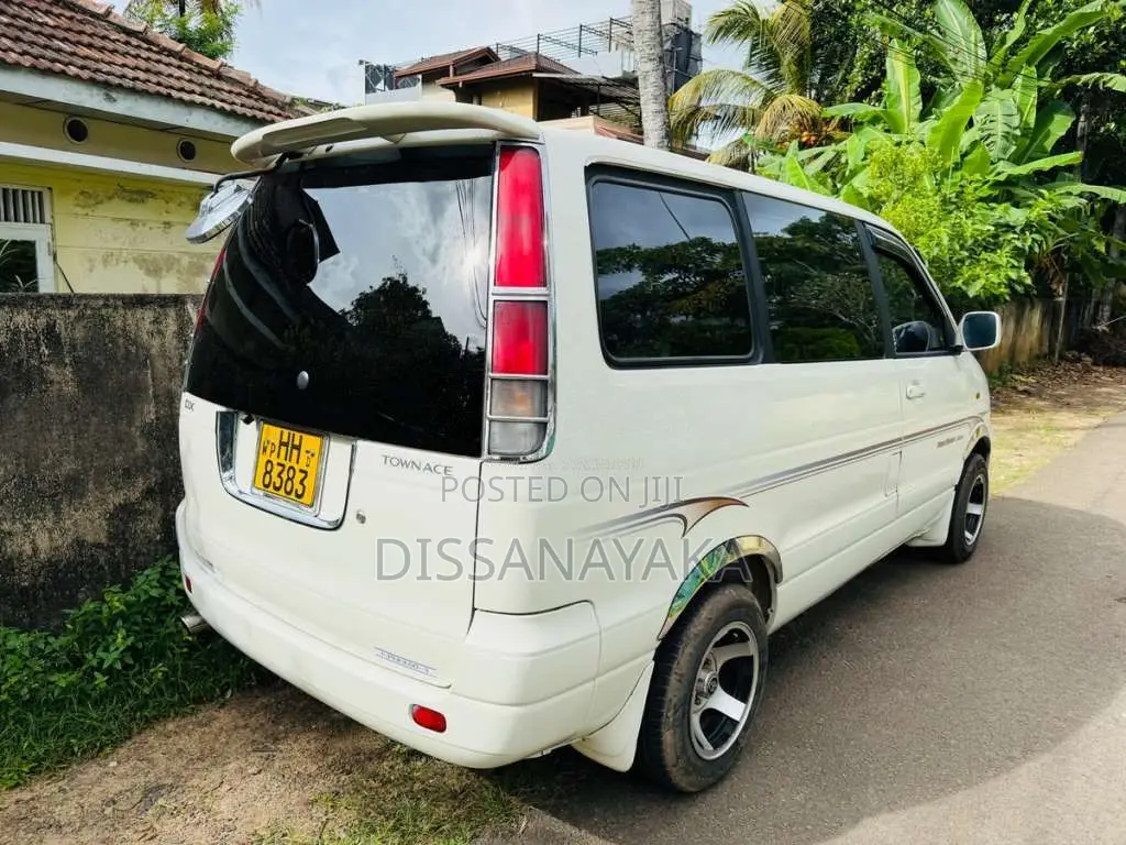 Toyota TownAce Noah KR42 2003 Van (Used)