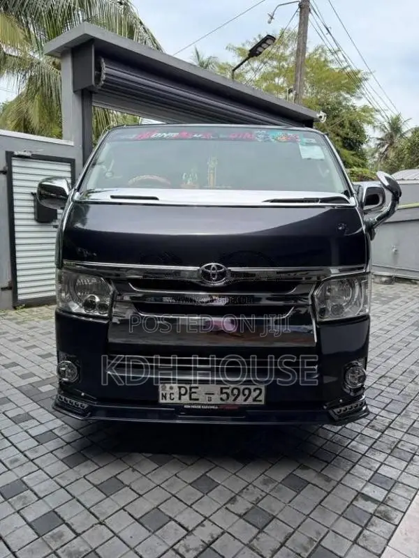 Toyota SUPER GL 2005 Van (Used)