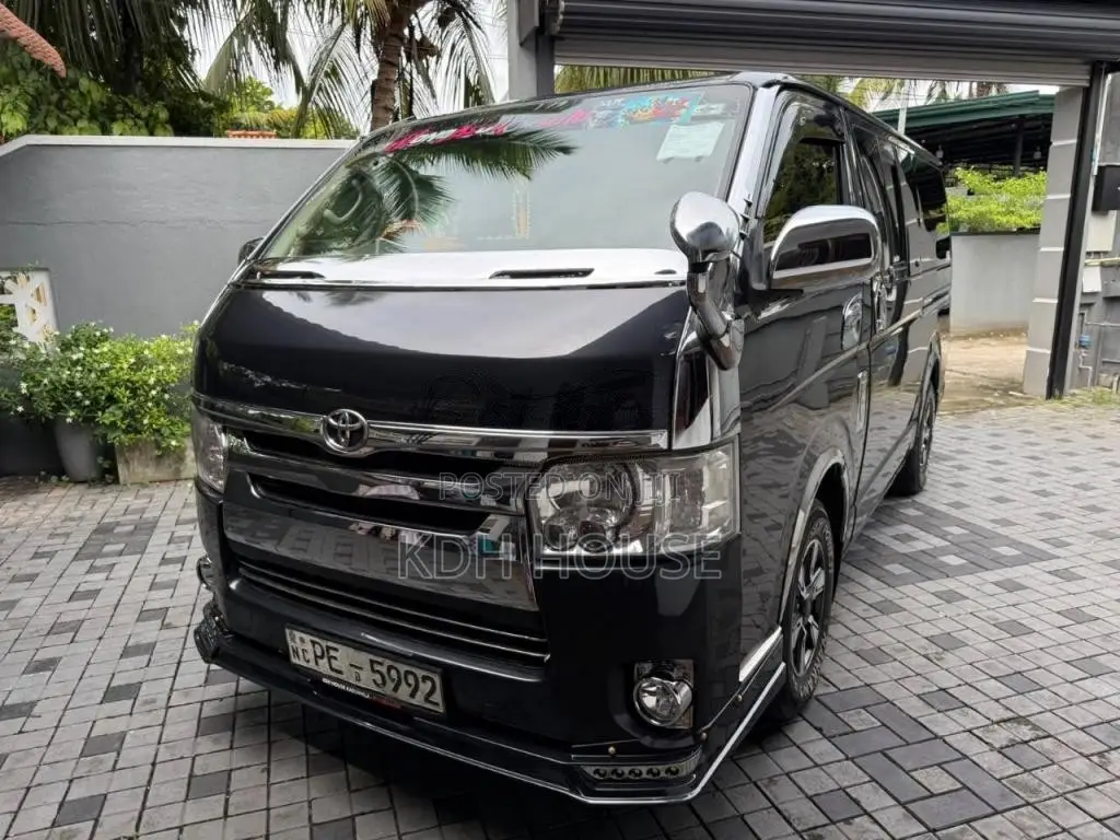 Toyota SUPER GL 2005 Van (Used)