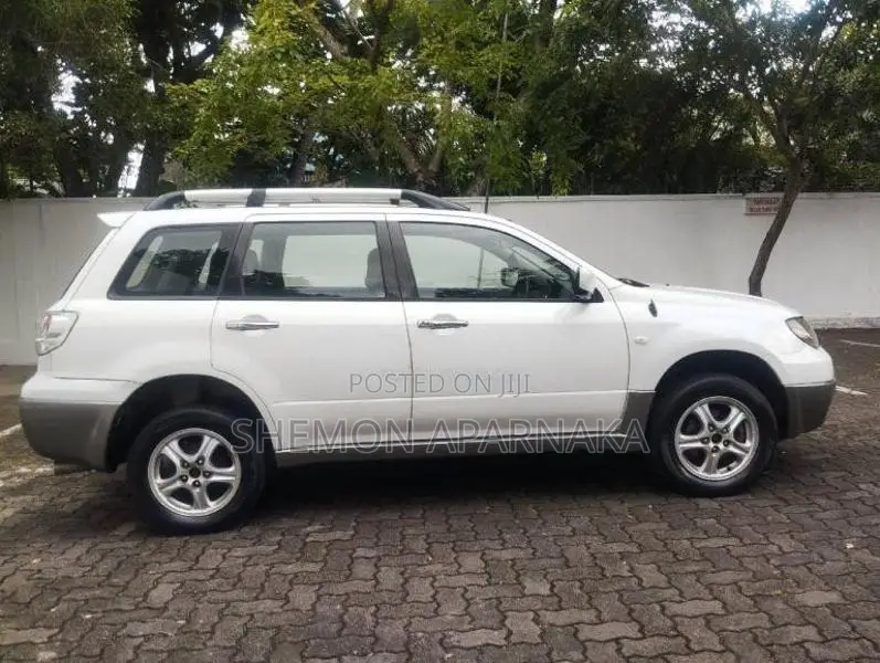 Mitsubishi Outlander 4WD 2003 SUV (Used)