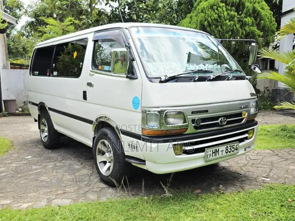 Toyota HIACE DOLPHIN LH162 5L 1999 Van (Used)