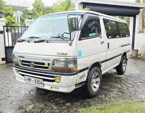 Toyota HIACE DOLPHIN LH162 5L 1999 Van (Used)