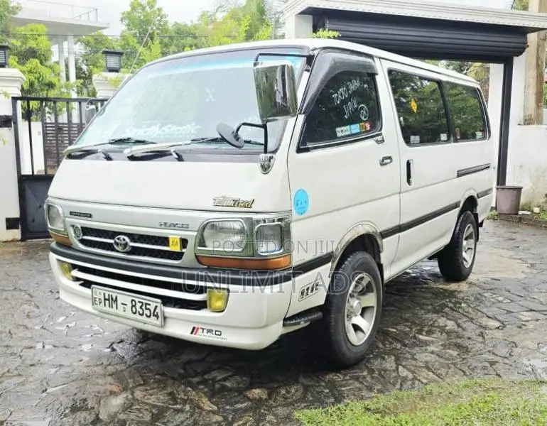 Toyota HIACE DOLPHIN LH162 5L 1999 Van (Used)