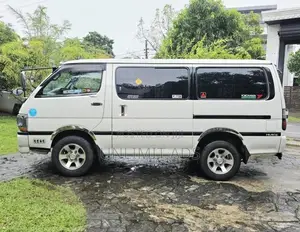 Toyota HIACE DOLPHIN LH162 5L 1999 Van (Used)