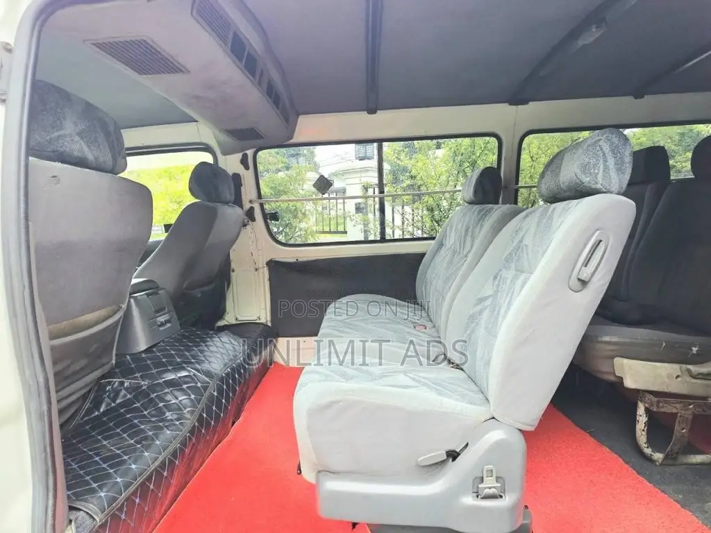 Toyota HIACE DOLPHIN LH162 5L 1999 Van (Used)