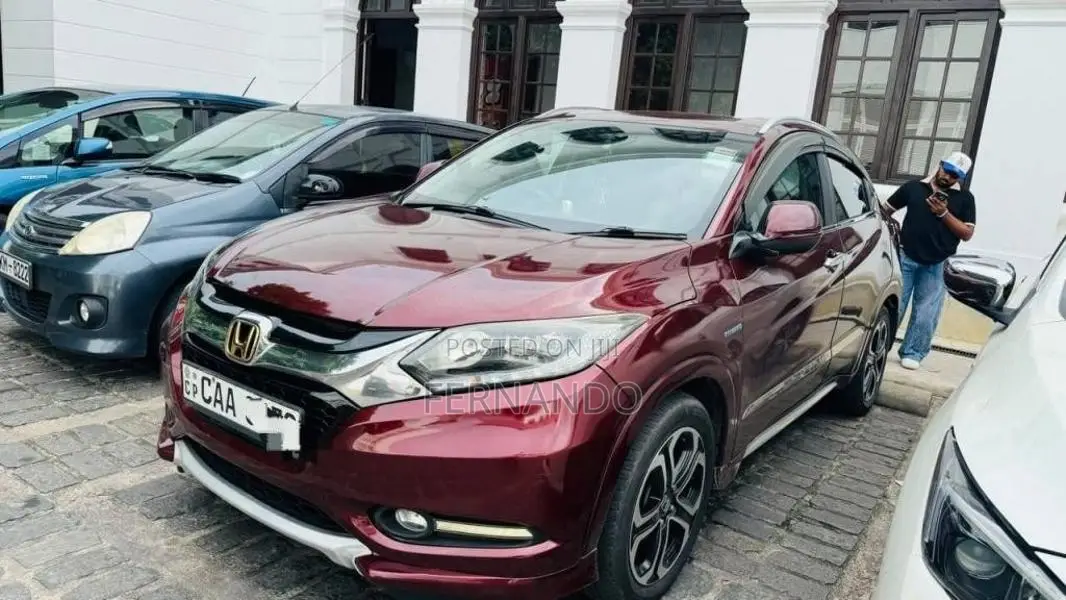 Honda Vezel Orange Pak 2014 SUV (Used)