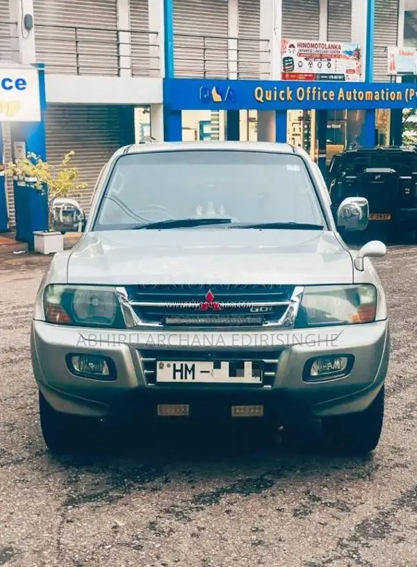Mitsubishi Montero 2002 SUV (Used)