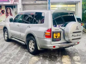 Mitsubishi Montero 2002 SUV (Used)