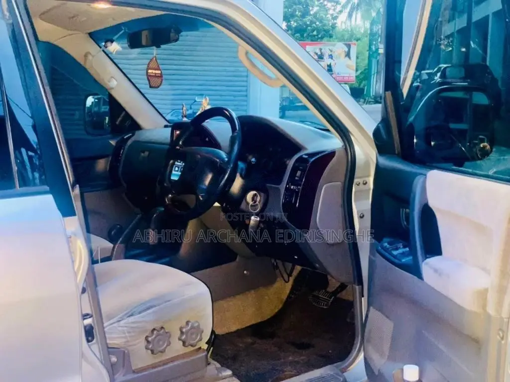 Mitsubishi Montero 2002 SUV (Used)